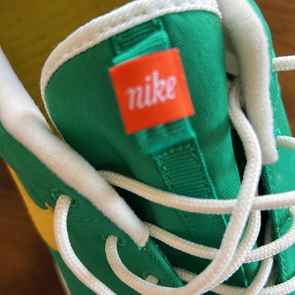 Nike Roshe Athletic Shoes - Picture 8 of 8